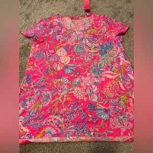 NWT Lilly t shirt